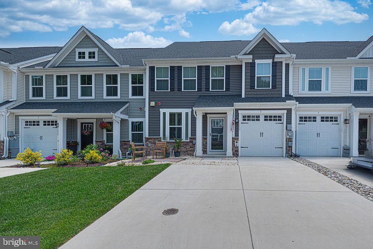  Real Estate for Sale - 11029 Augusta Ln #4 in Berlin Photo 11