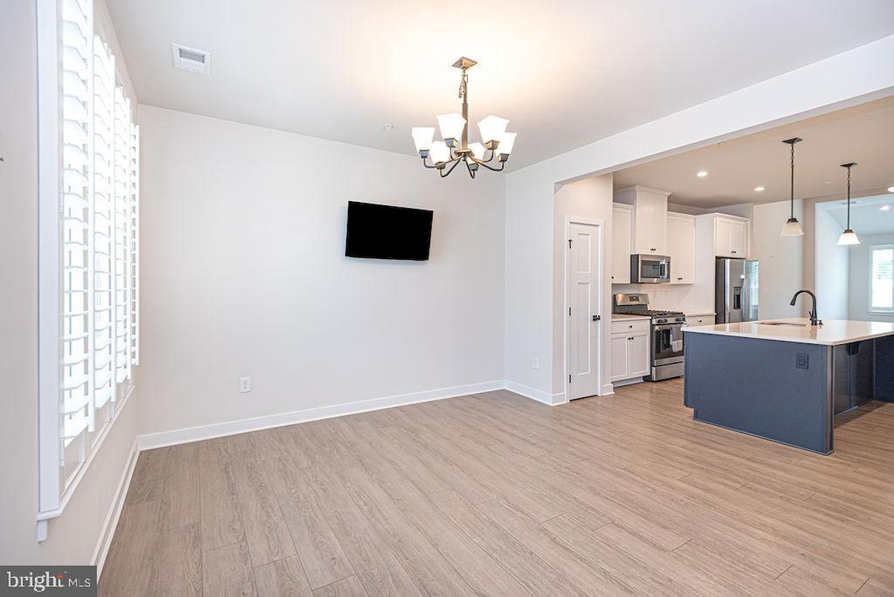  Real Estate for Sale - 11029 Augusta Ln #4 in Berlin Photo 13