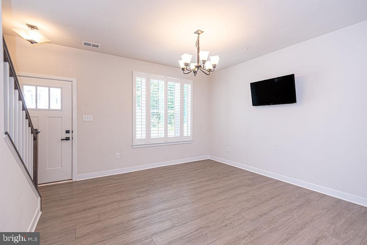  Real Estate for Sale - 11029 Augusta Ln #4 in Berlin Photo 16