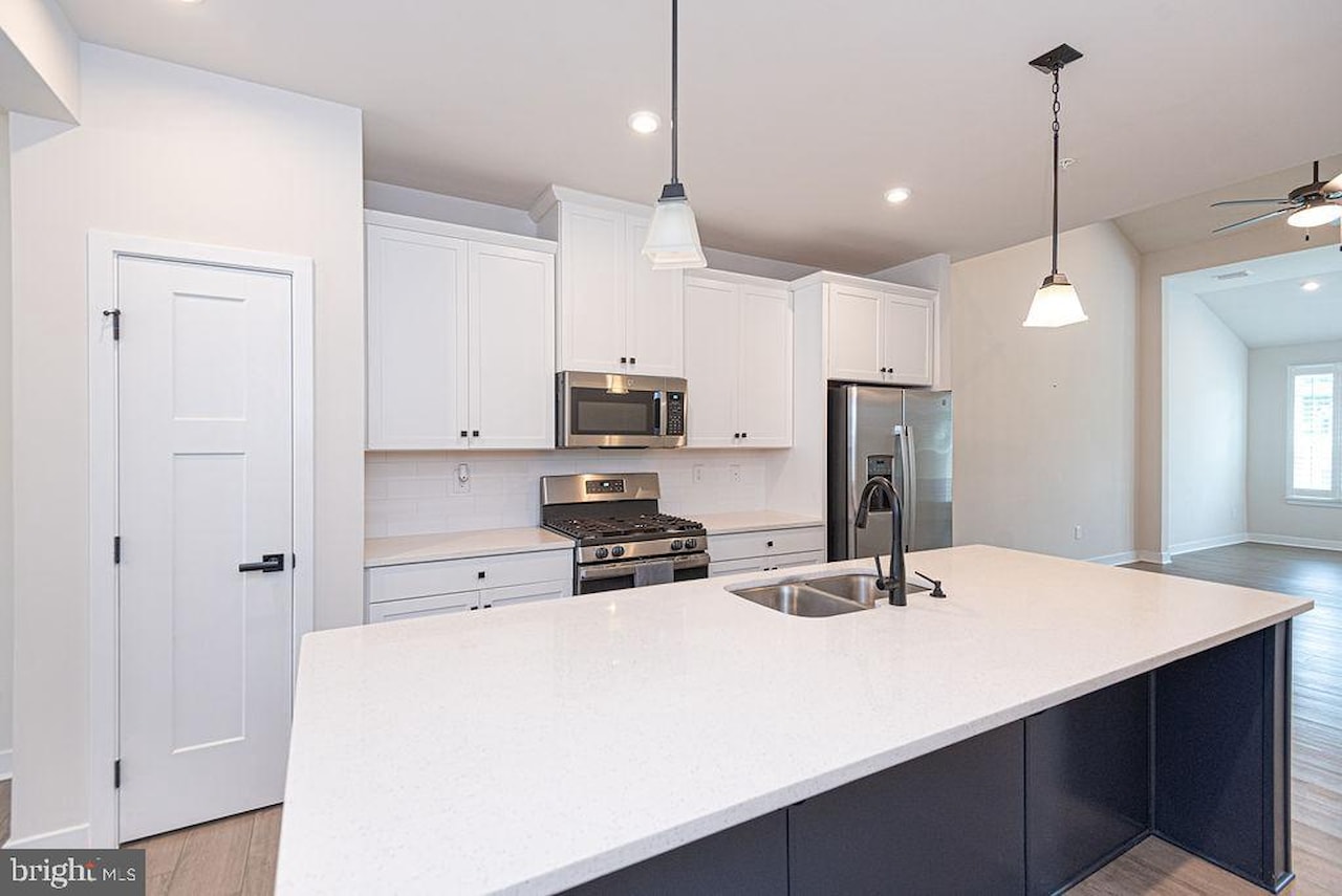  Real Estate for Sale - 11029 Augusta Ln #4 in Berlin Photo 18