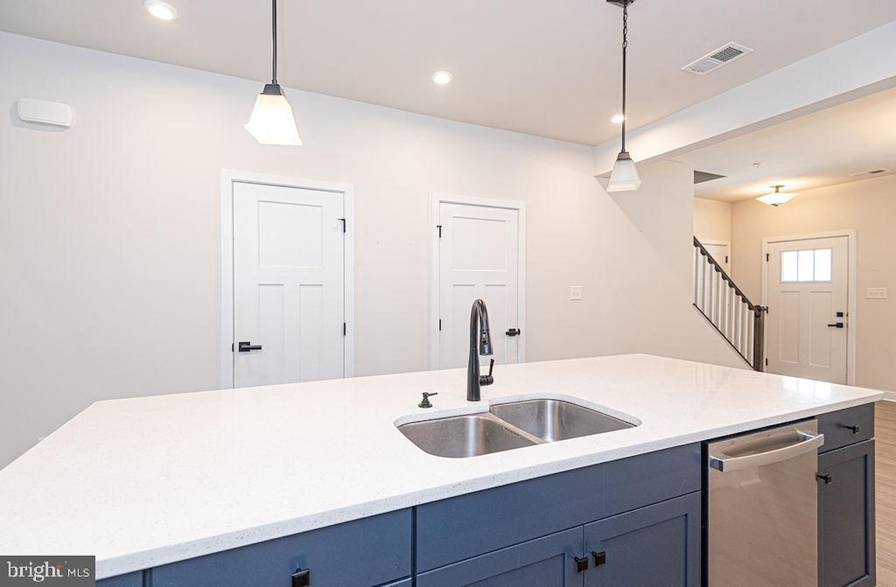  Real Estate for Sale - 11029 Augusta Ln #4 in Berlin Photo 21