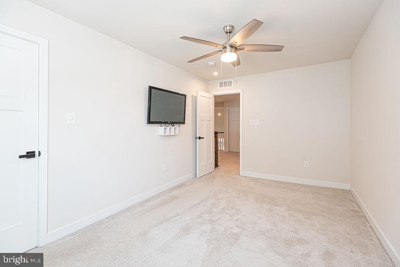  Real Estate for Sale - 11029 Augusta Ln #4 in Berlin Photo 58