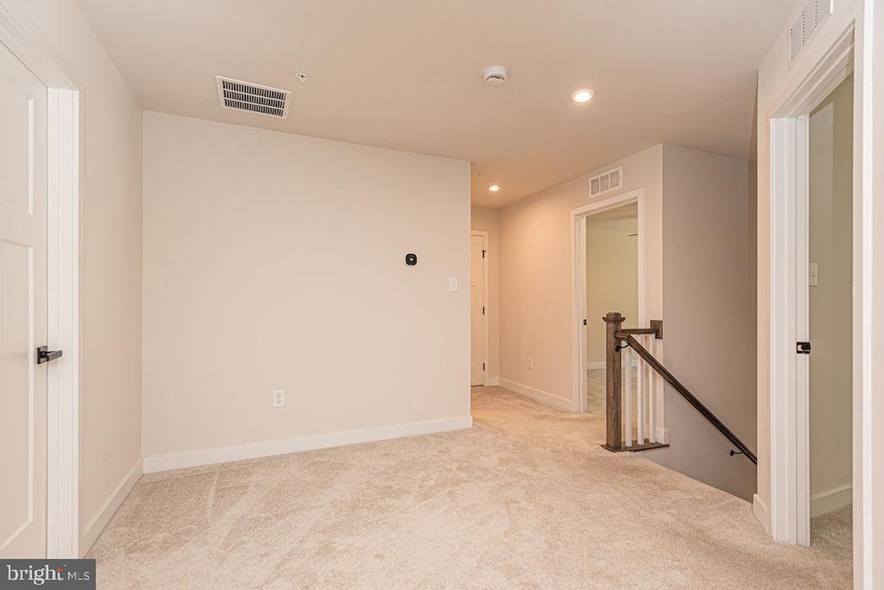  Real Estate for Sale - 11029 Augusta Ln #4 in Berlin Photo 53