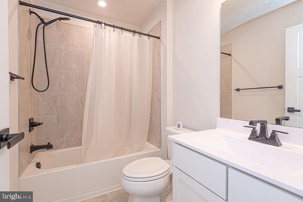  Real Estate for Sale - 11029 Augusta Ln #4 in Berlin Photo 60