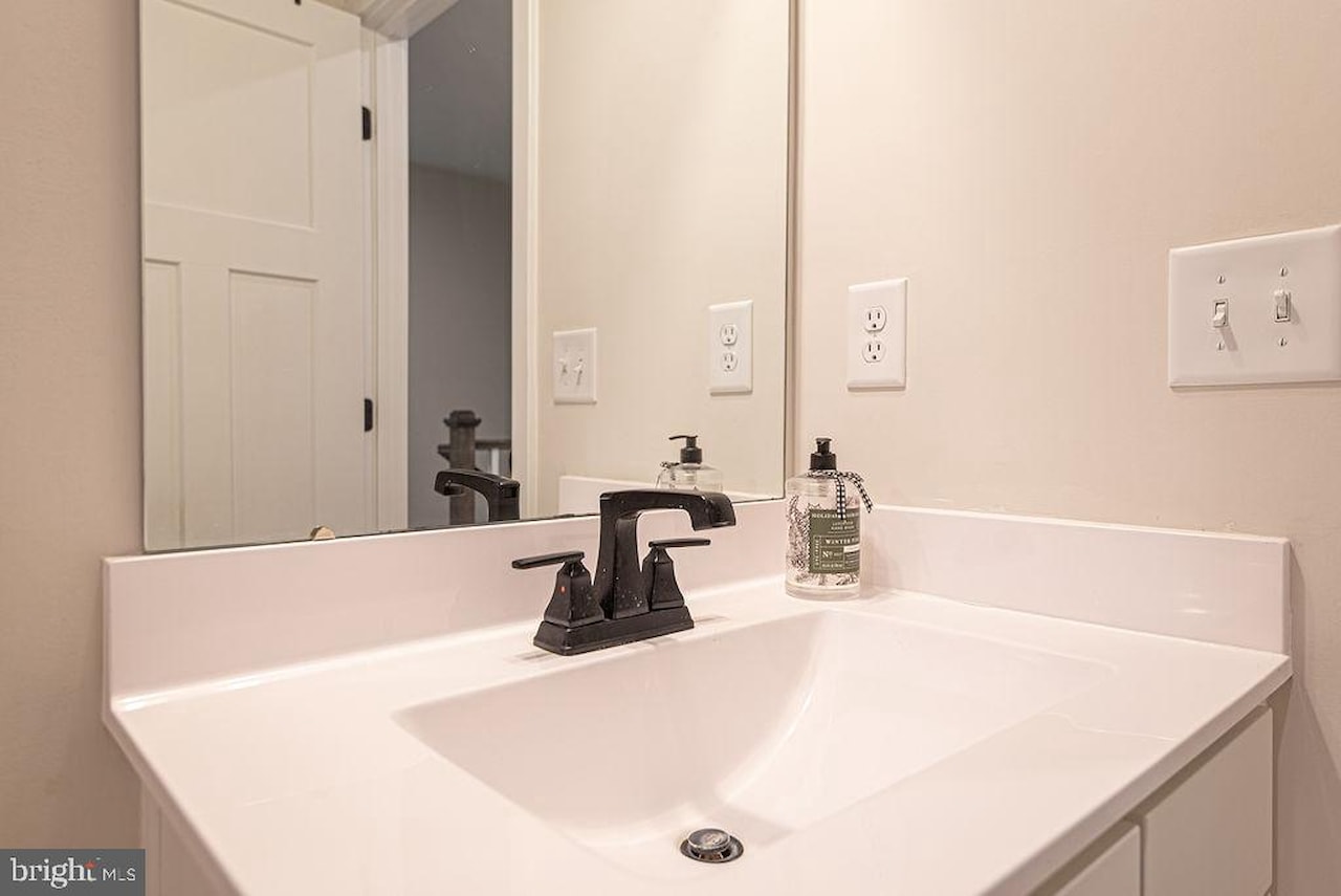  Real Estate for Sale - 11029 Augusta Ln #4 in Berlin Photo 63