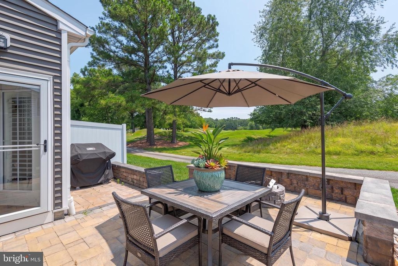  Real Estate for Sale - 11029 Augusta Ln #4 in Berlin Photo 8