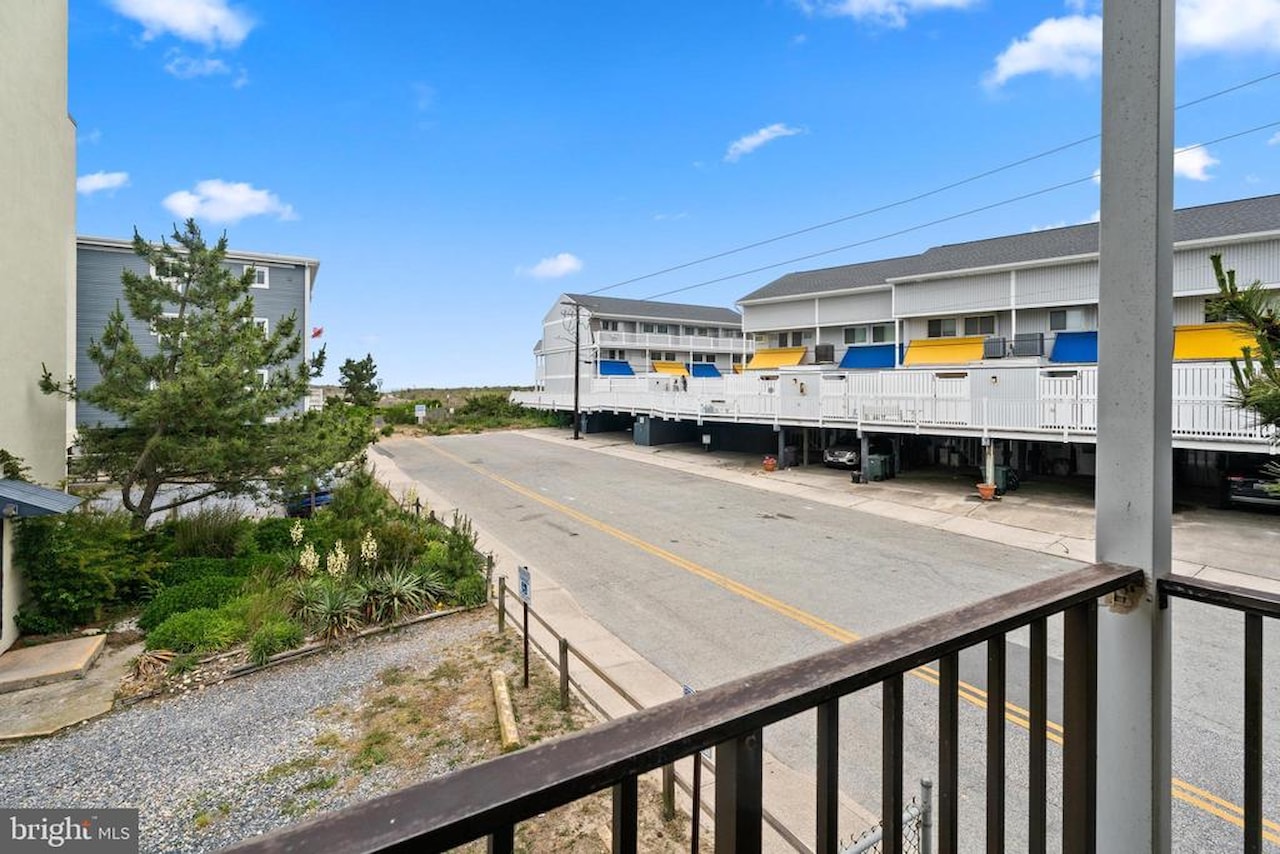 Sunset South Real Estate for Sale - 10 68th St #1 in Ocean City Photo 4
