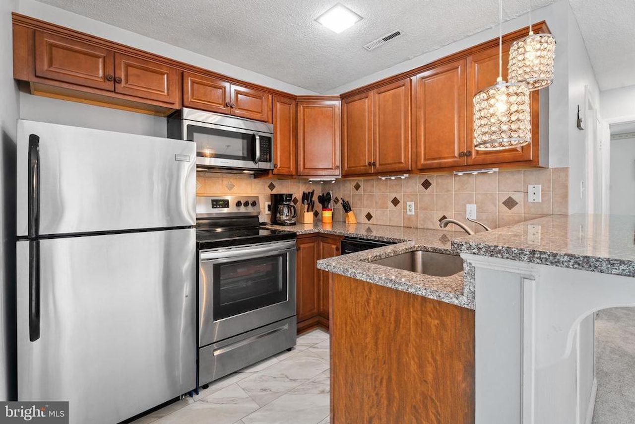 Sunset South Real Estate for Sale - 10 68th St #1 in Ocean City Photo 10
