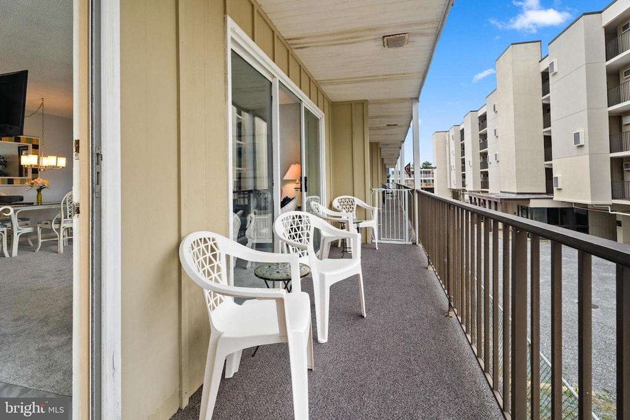 Sunset South Real Estate for Sale - 10 68th St #1 in Ocean City Photo 3