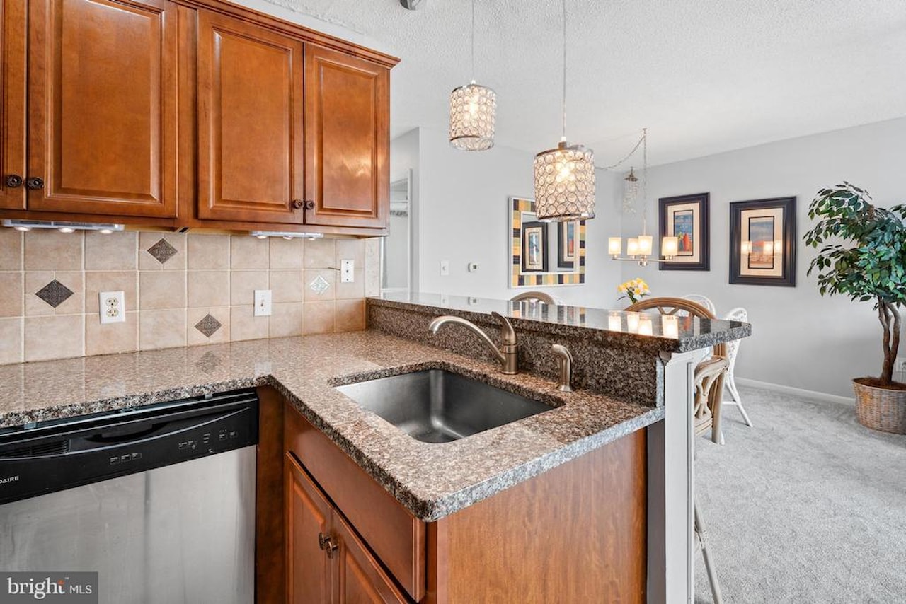 Sunset South Real Estate for Sale - 10 68th St #1 in Ocean City Photo 11