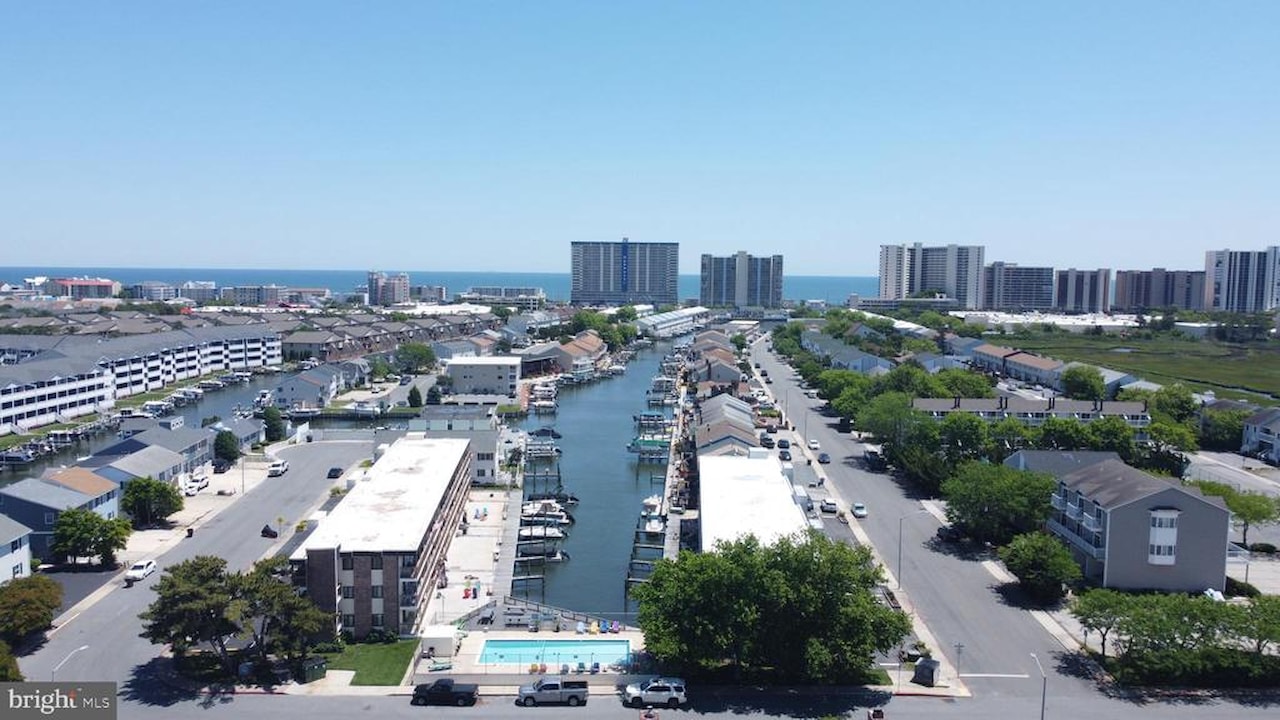 Windward Landing Sou Real Estate for Sale - 170 Captains Quarters Rd #201 in Ocean City Photo 13