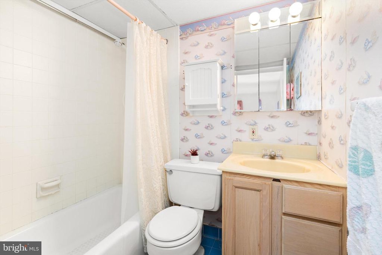 Watergate I (135Th St.) Real Estate for Sale - 10 135th St #106 in Ocean City Photo 15