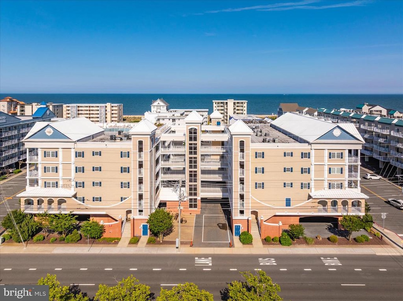 Seaside Retreat Real Estate for Sale - 13700 Coastal Hwy #202 in Ocean City Photo 3