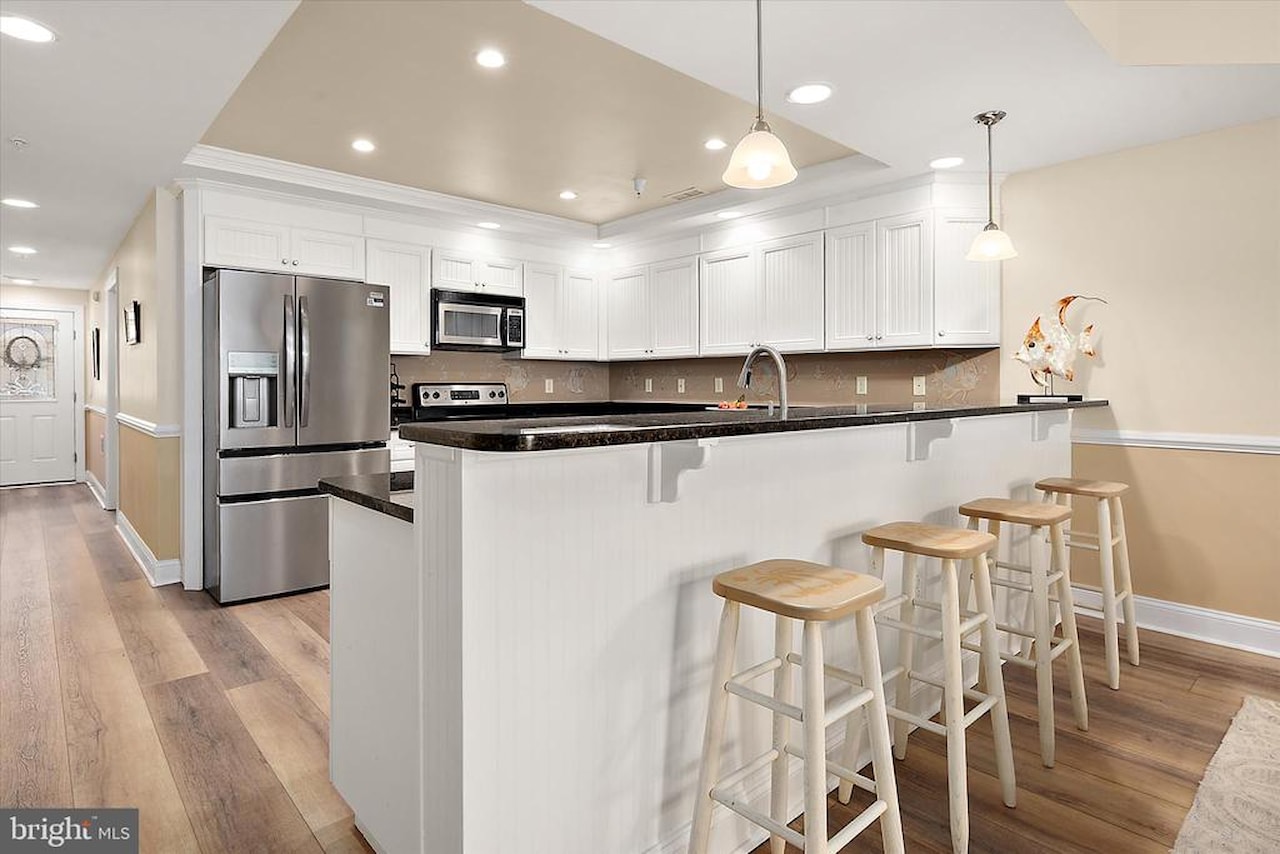 Seaside Retreat Real Estate for Sale - 13700 Coastal Hwy #202 in Ocean City Photo 14
