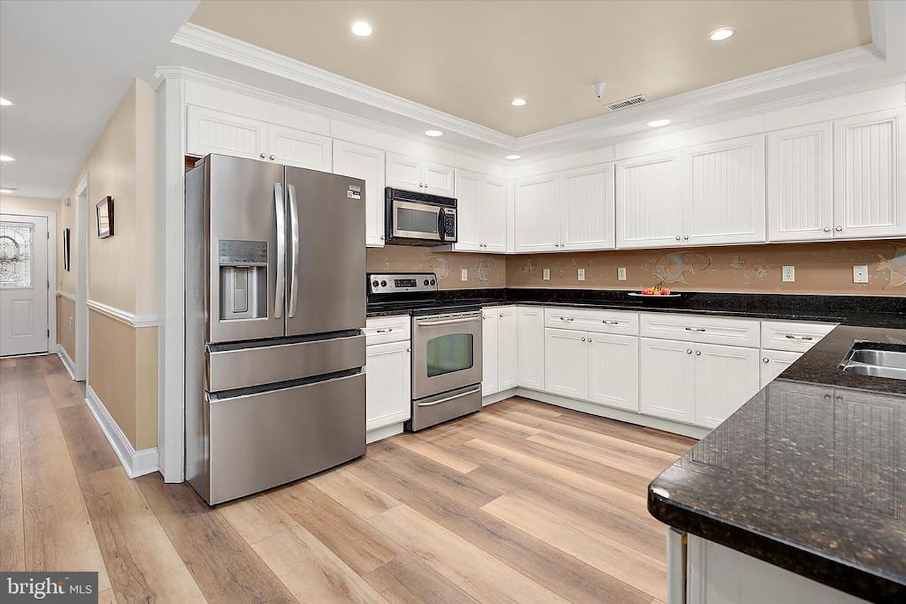 Seaside Retreat Real Estate for Sale - 13700 Coastal Hwy #202 in Ocean City Photo 10
