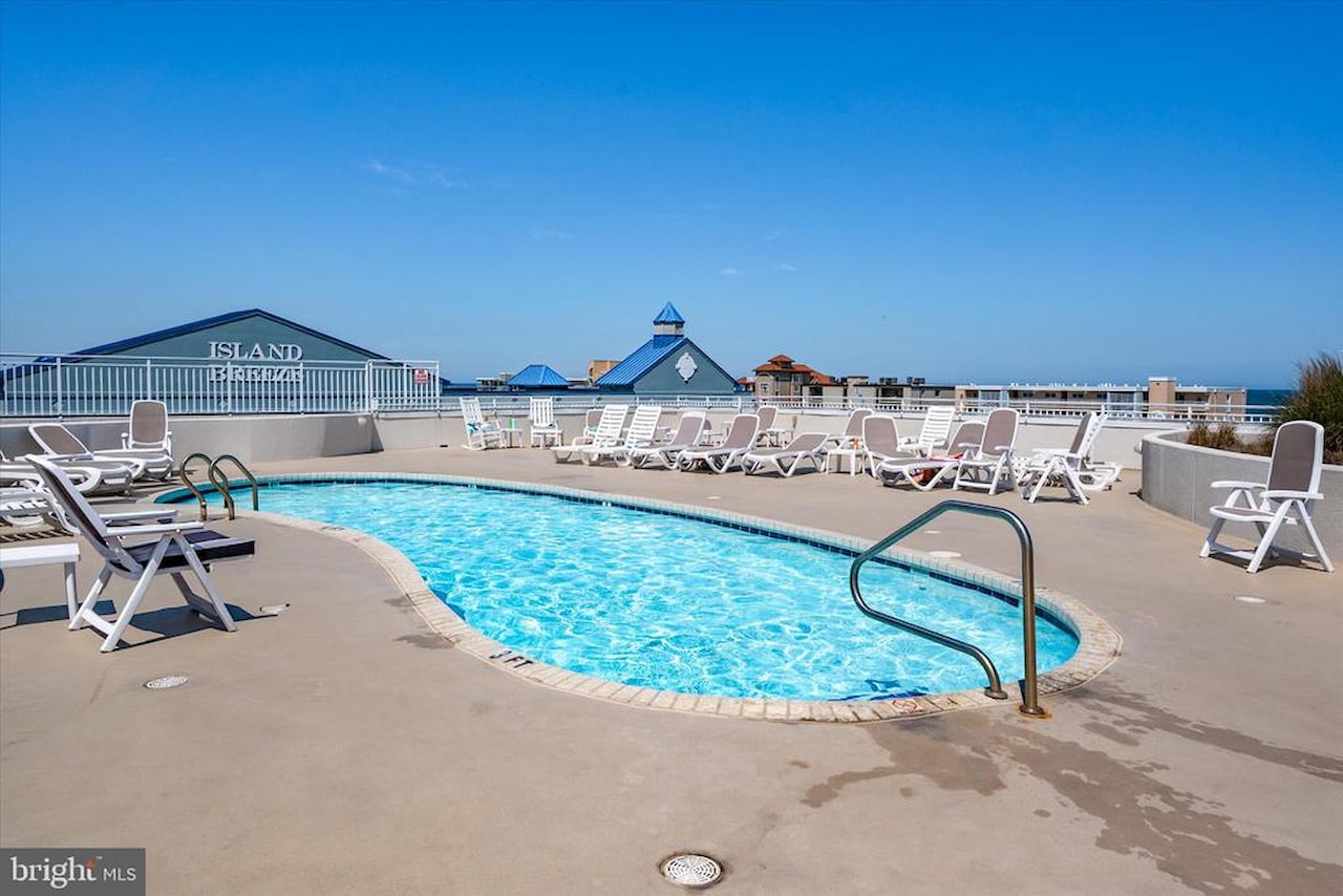 Seaside Retreat Real Estate for Sale - 13700 Coastal Hwy #202 in Ocean City Photo 2