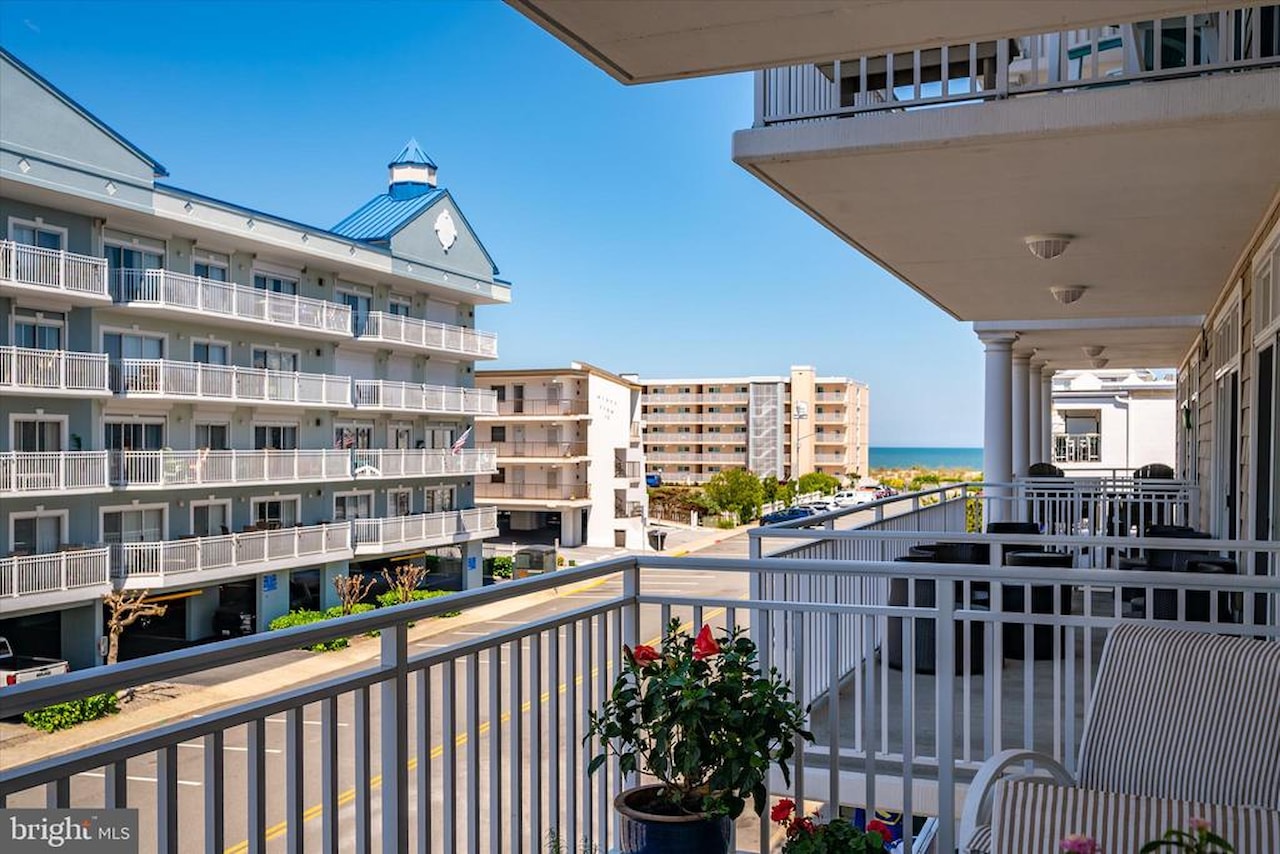 Seaside Retreat Real Estate for Sale - 13700 Coastal Hwy #202 in Ocean City Photo 42