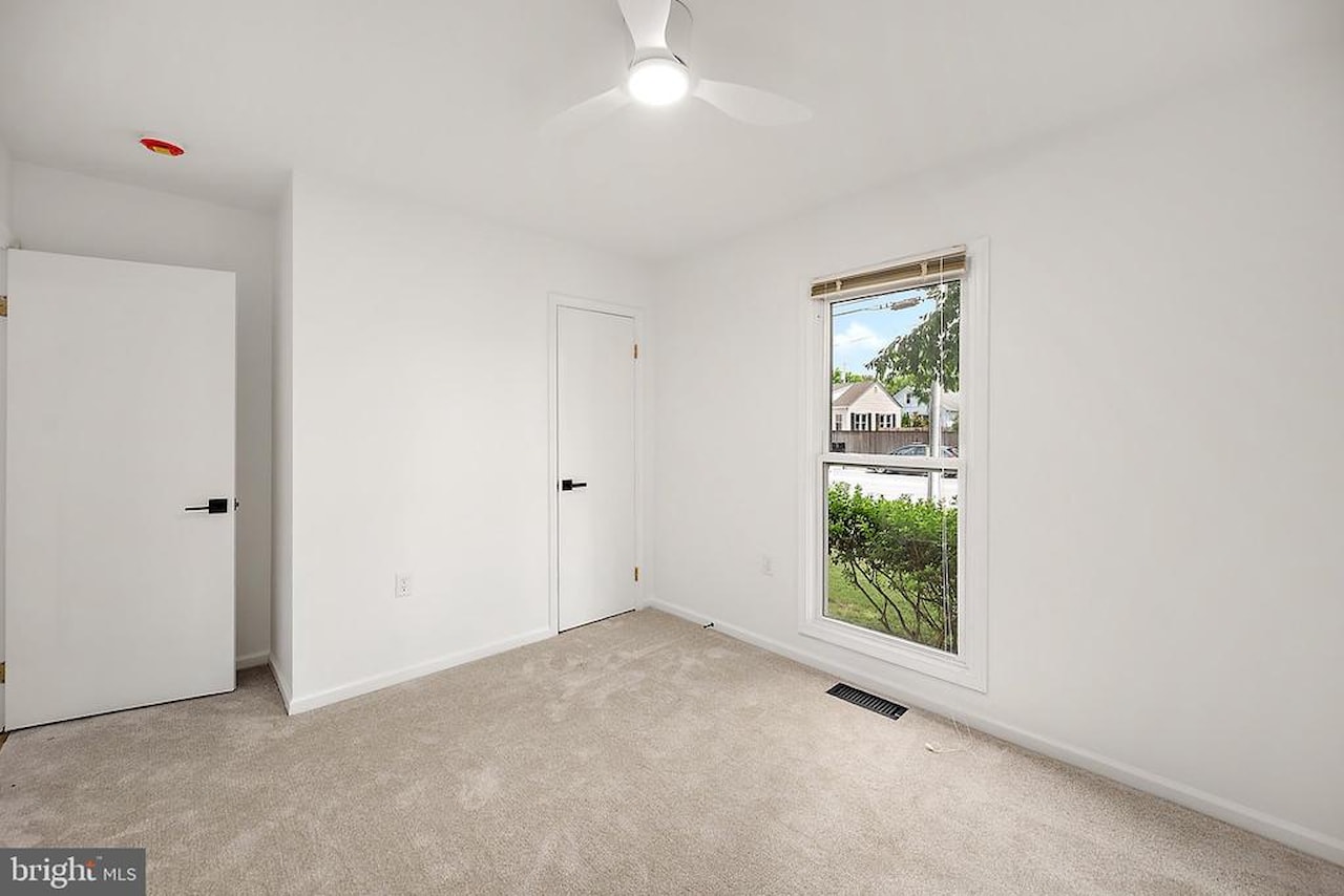  Real Estate for Sale - 302 Franklin Ave in Berlin Photo 22