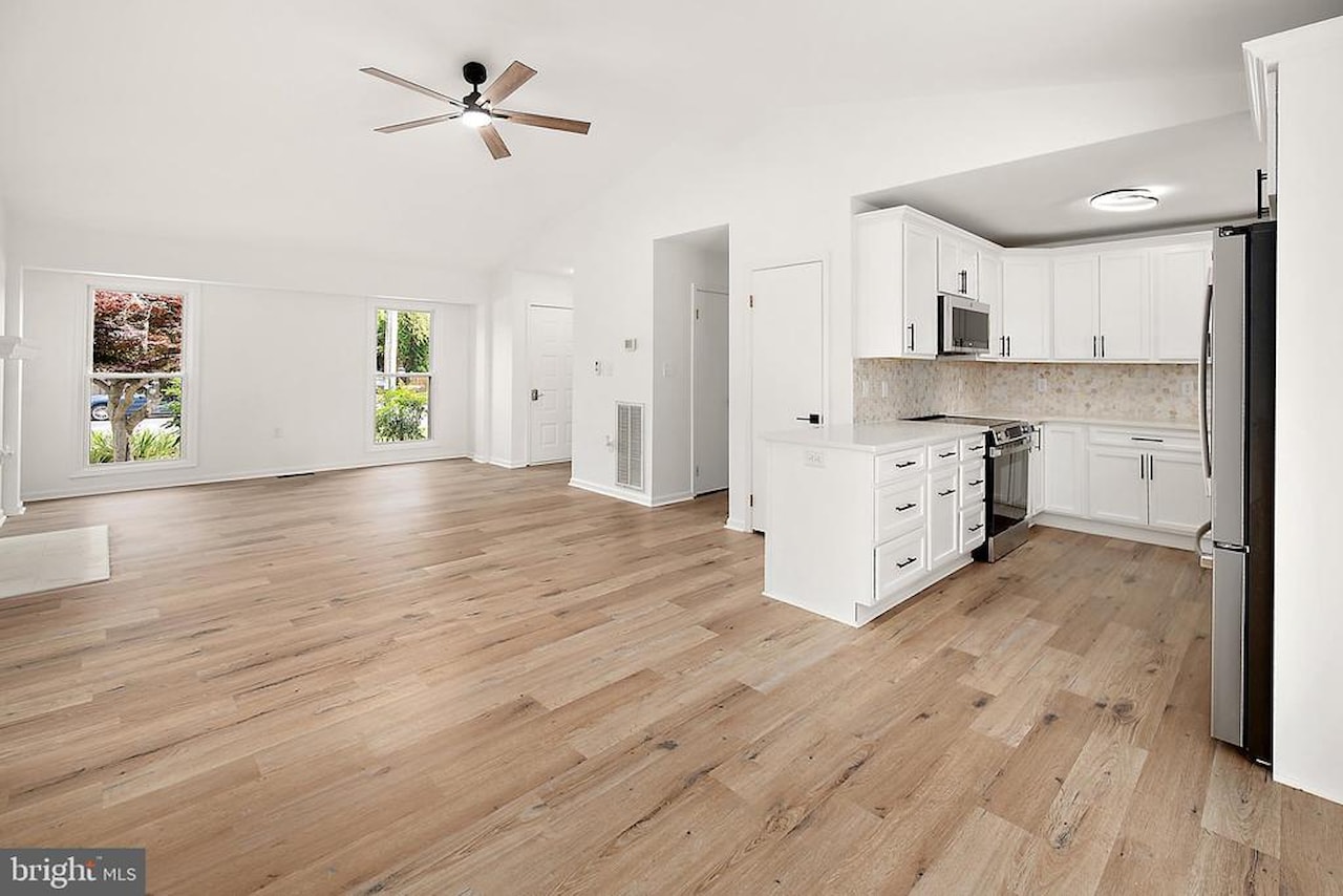  Real Estate for Sale - 302 Franklin Ave in Berlin Photo 12