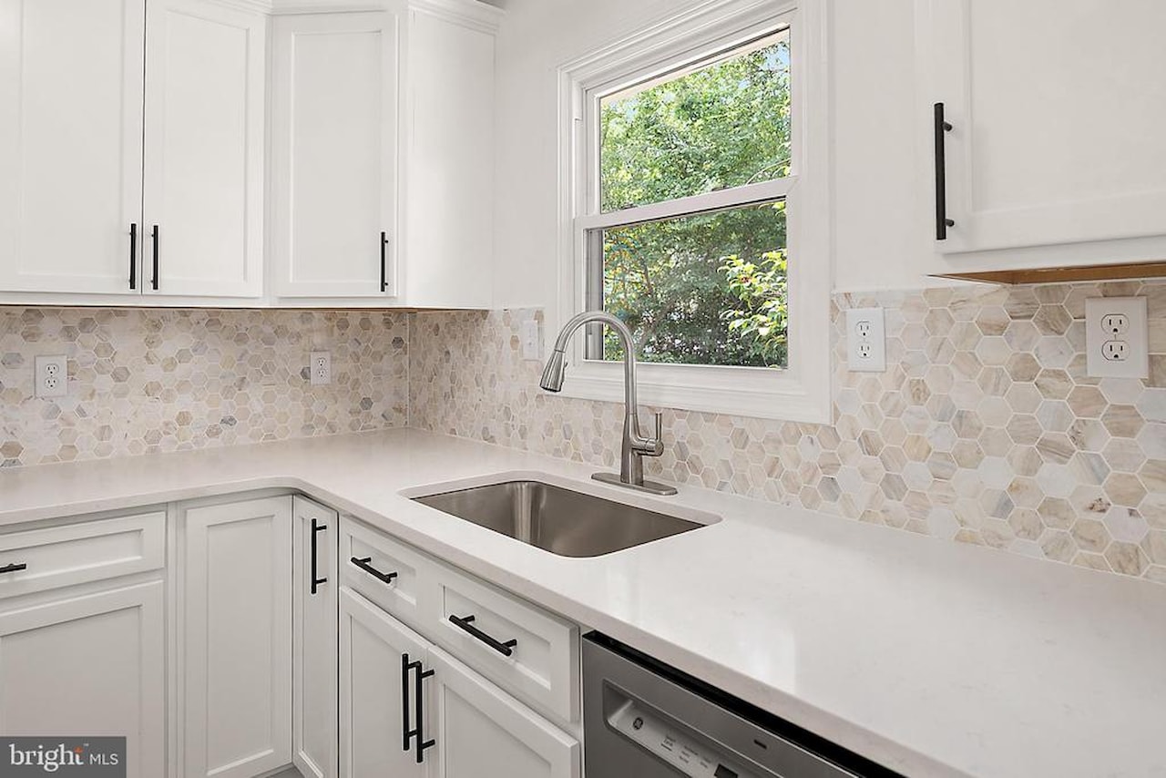  Real Estate for Sale - 302 Franklin Ave in Berlin Photo 4