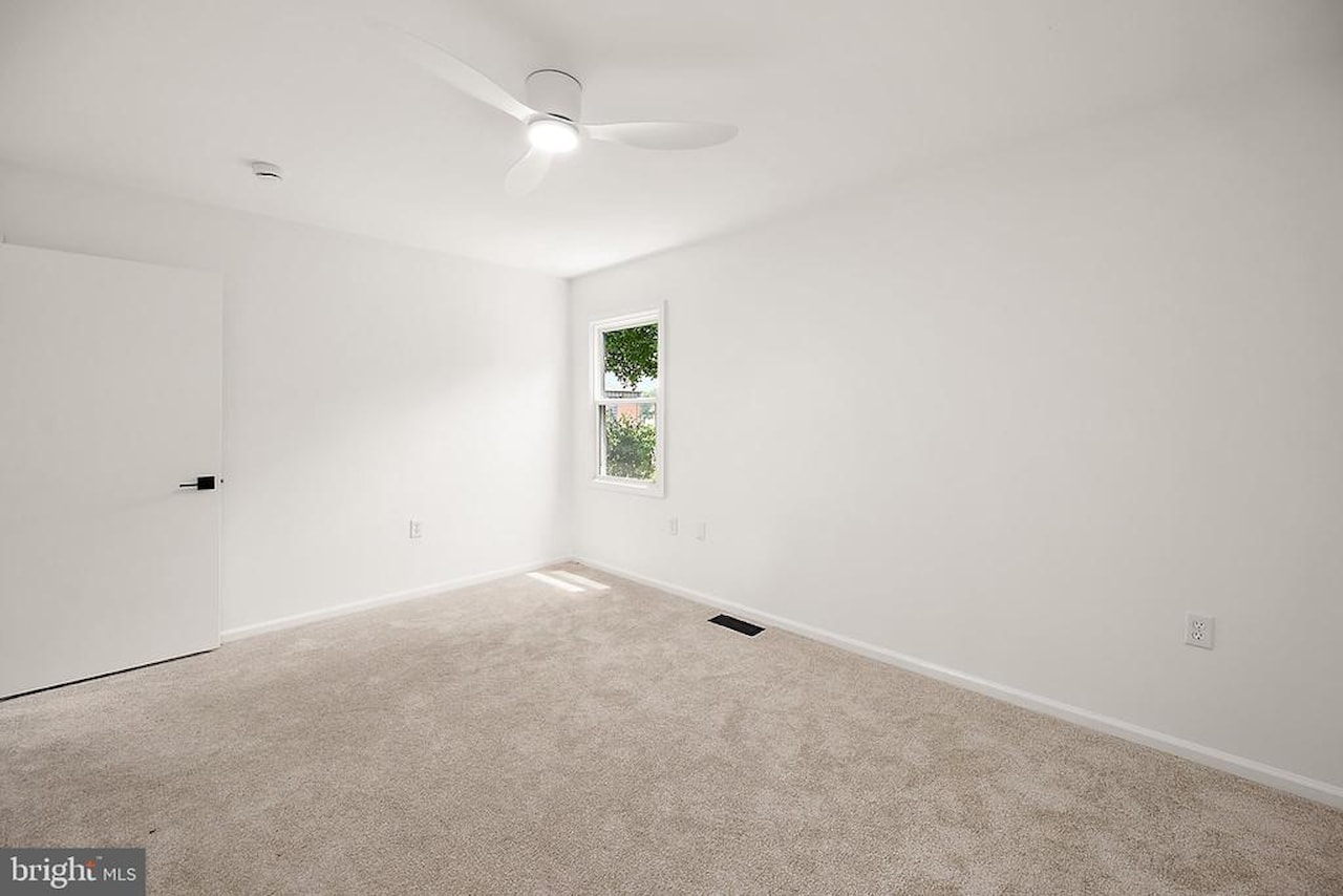  Real Estate for Sale - 302 Franklin Ave in Berlin Photo 15