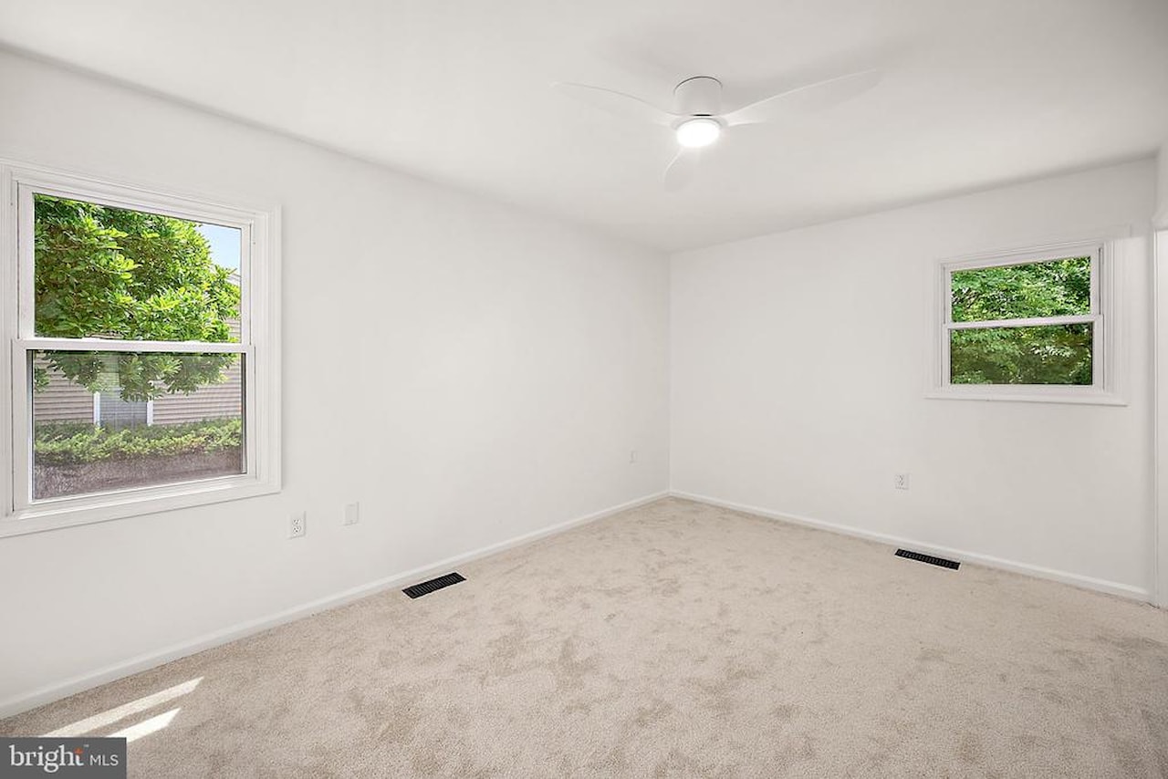  Real Estate for Sale - 302 Franklin Ave in Berlin Photo 14