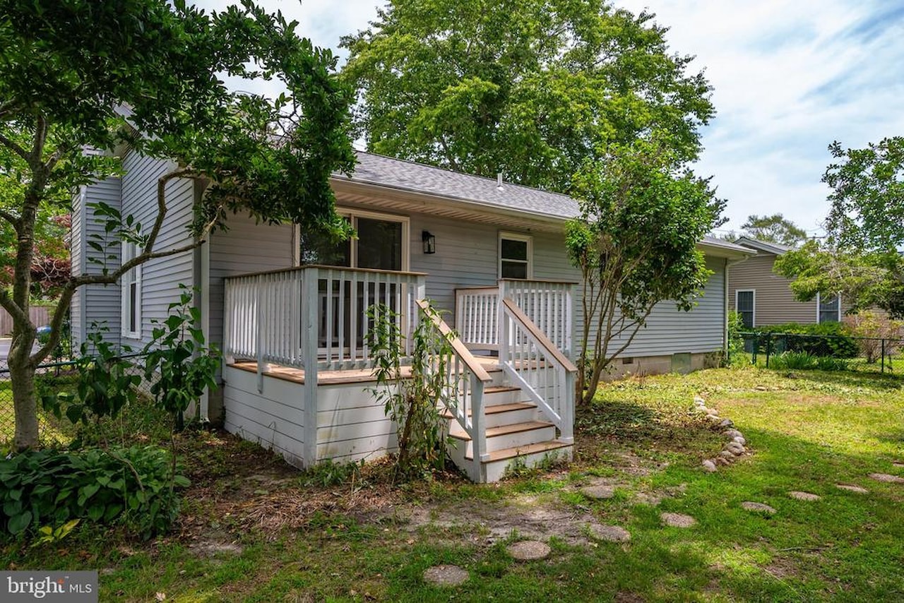  Real Estate for Sale - 302 Franklin Ave in Berlin Photo 30