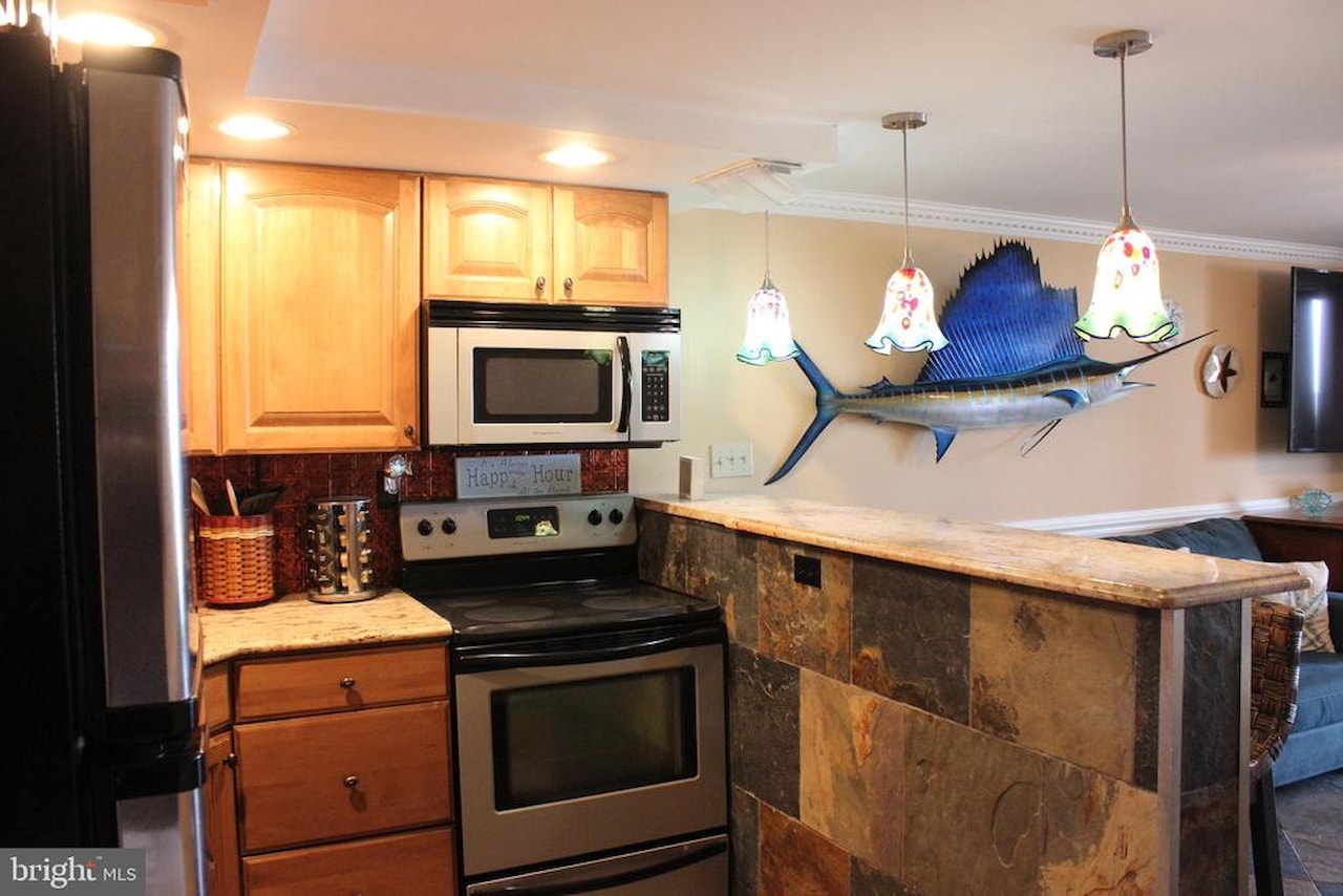 Polynesian Real Estate for Sale - 301 Atlantic Ave #406 in Ocean City Photo 16