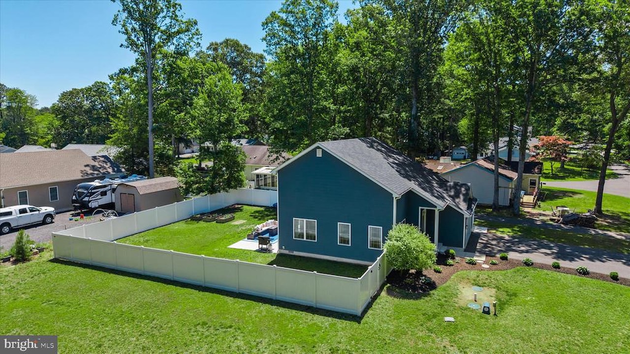  Real Estate for Sale - 30828 Trails End in Dagsboro Photo 2