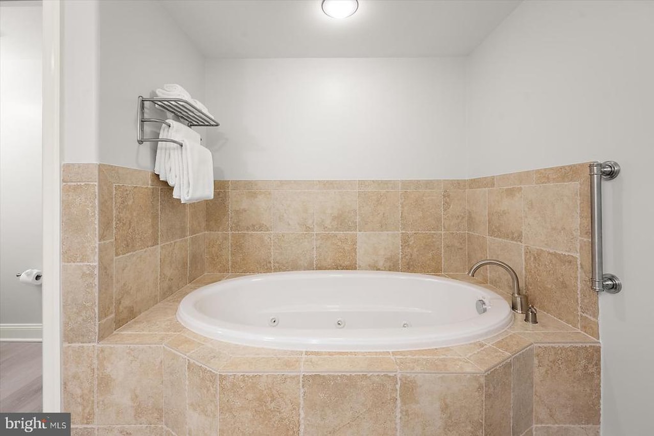 Rivendell Real Estate for Sale - 121 81st St #602 in Ocean City Photo 51