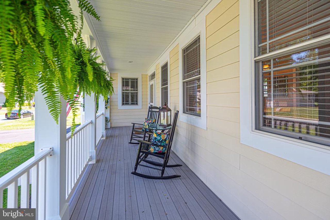  Real Estate for Sale - 11752 Maid At Arms Ln in Berlin Photo 5