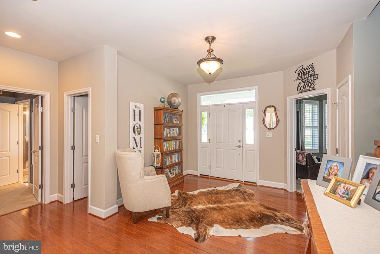  Real Estate for Sale - 11752 Maid At Arms Ln in Berlin Photo 8