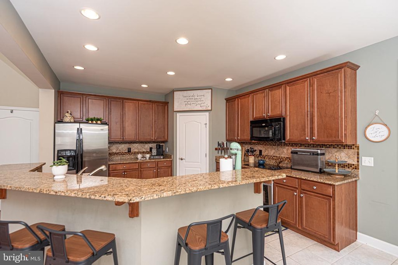  Real Estate for Sale - 11752 Maid At Arms Ln in Berlin Photo 14