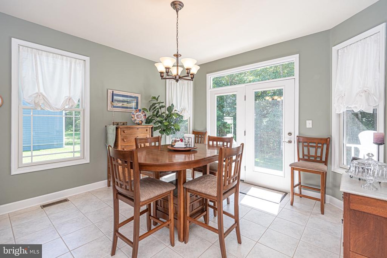  Real Estate for Sale - 11752 Maid At Arms Ln in Berlin Photo 17