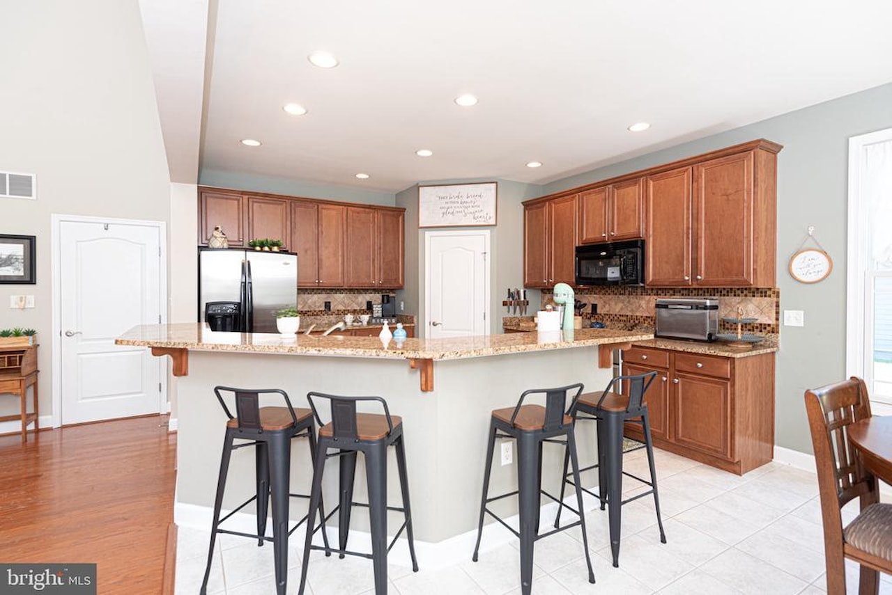  Real Estate for Sale - 11752 Maid At Arms Ln in Berlin Photo 12