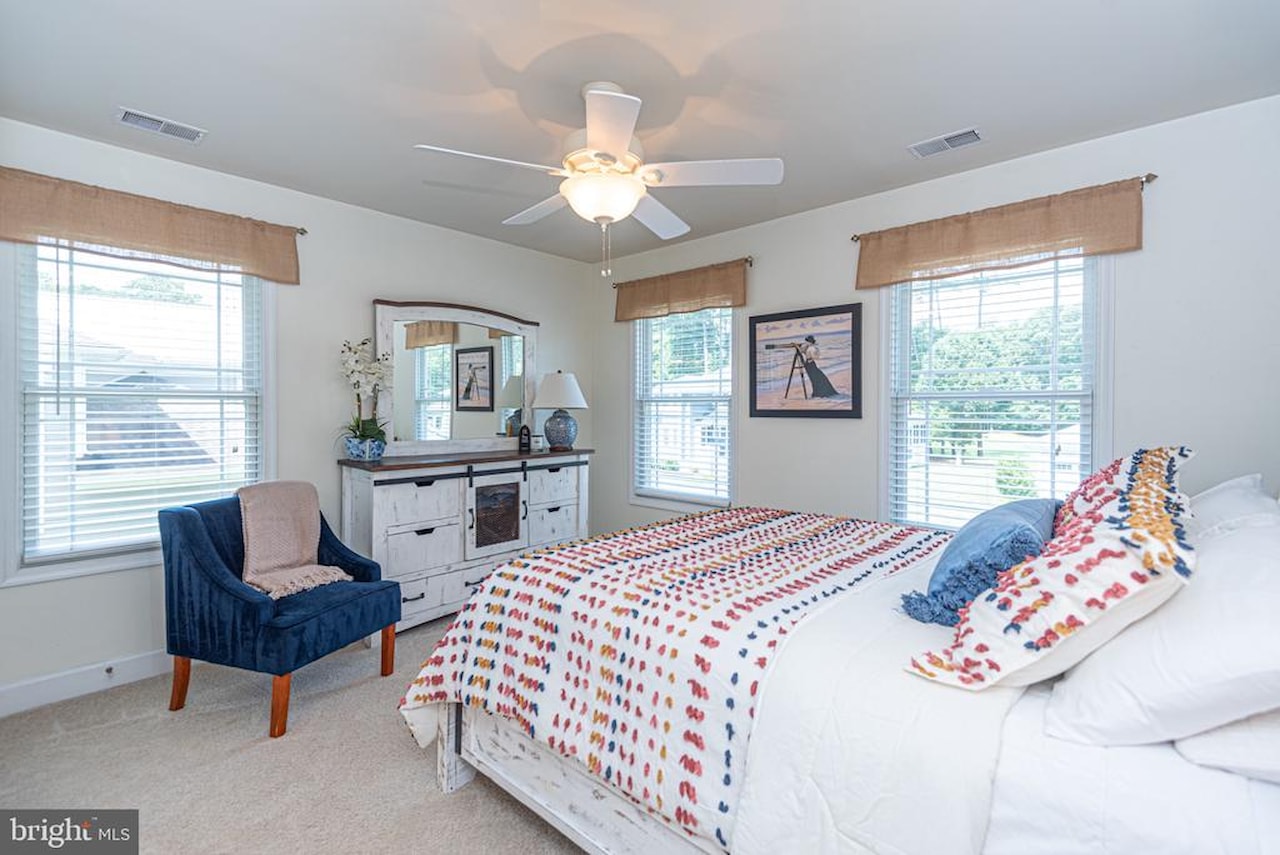  Real Estate for Sale - 11752 Maid At Arms Ln in Berlin Photo 53