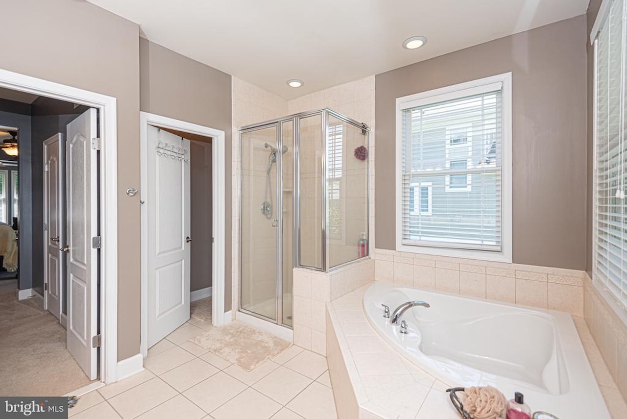  Real Estate for Sale - 11752 Maid At Arms Ln in Berlin Photo 40