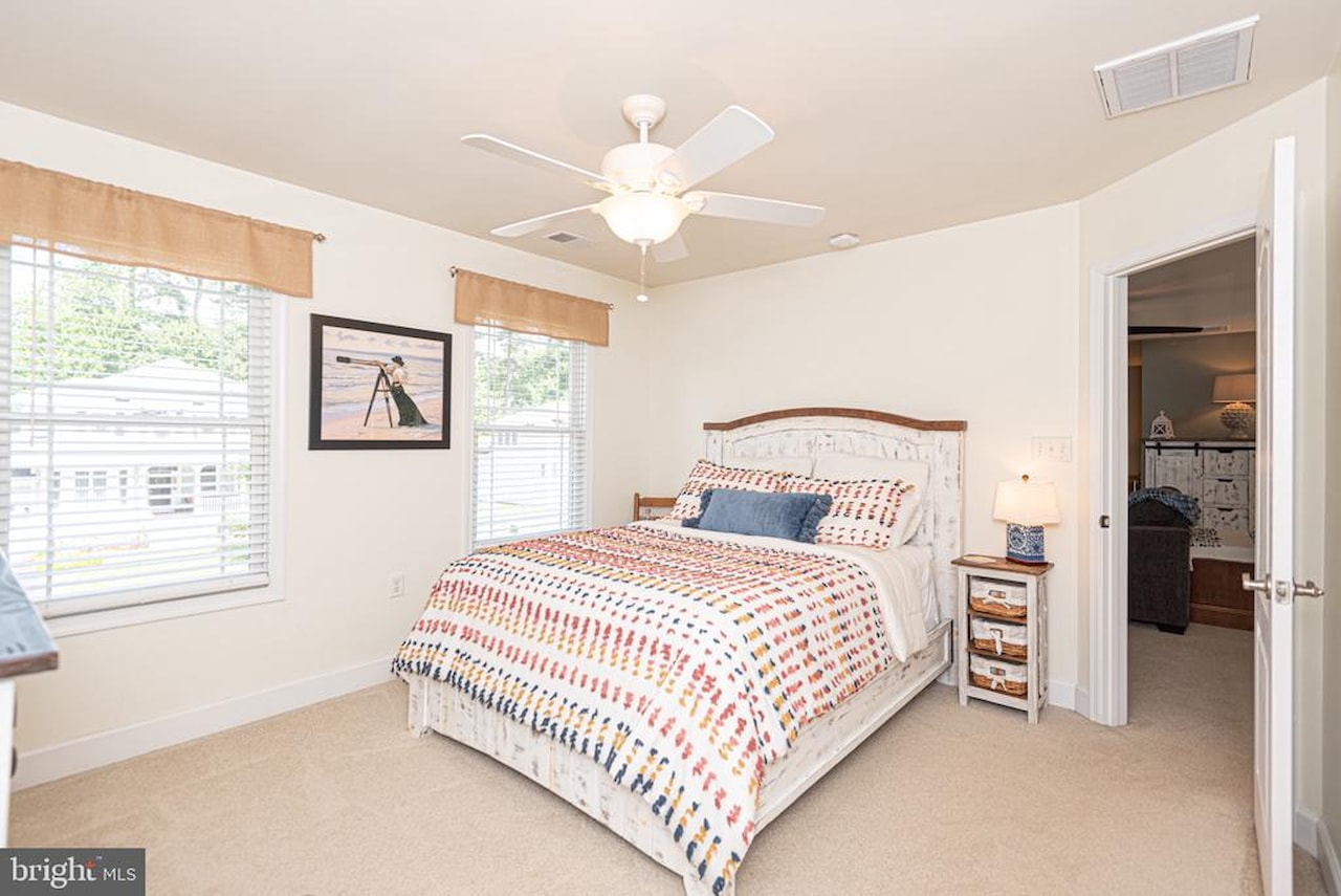  Real Estate for Sale - 11752 Maid At Arms Ln in Berlin Photo 54