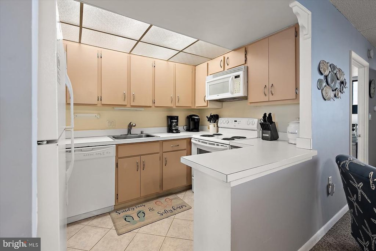 Golden Sands Real Estate for Sale - 10900 Coastal Hwy #1102 in Ocean City Photo 9