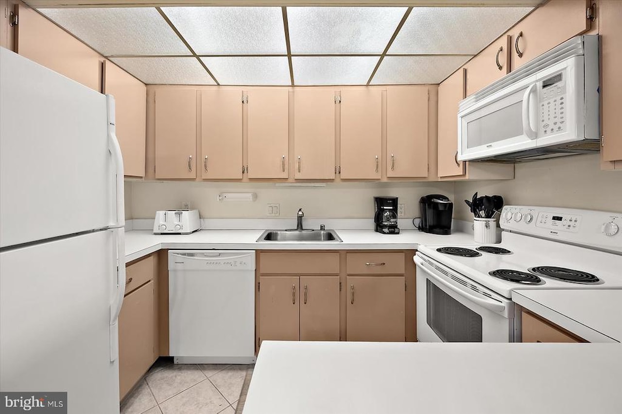 Golden Sands Real Estate for Sale - 10900 Coastal Hwy #1102 in Ocean City Photo 10