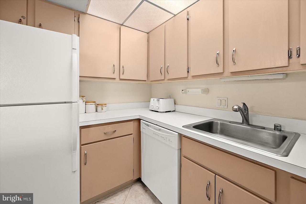 Golden Sands Real Estate for Sale - 10900 Coastal Hwy #1102 in Ocean City Photo 12