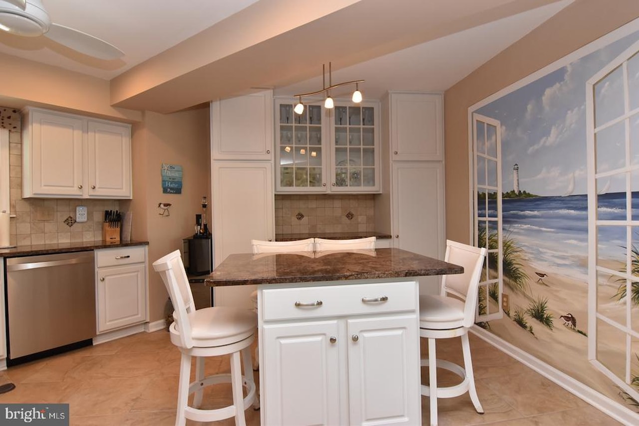 Admirals Bridge Real Estate for Sale - 40142 E North Carolina Ave in Fenwick Island Photo 18