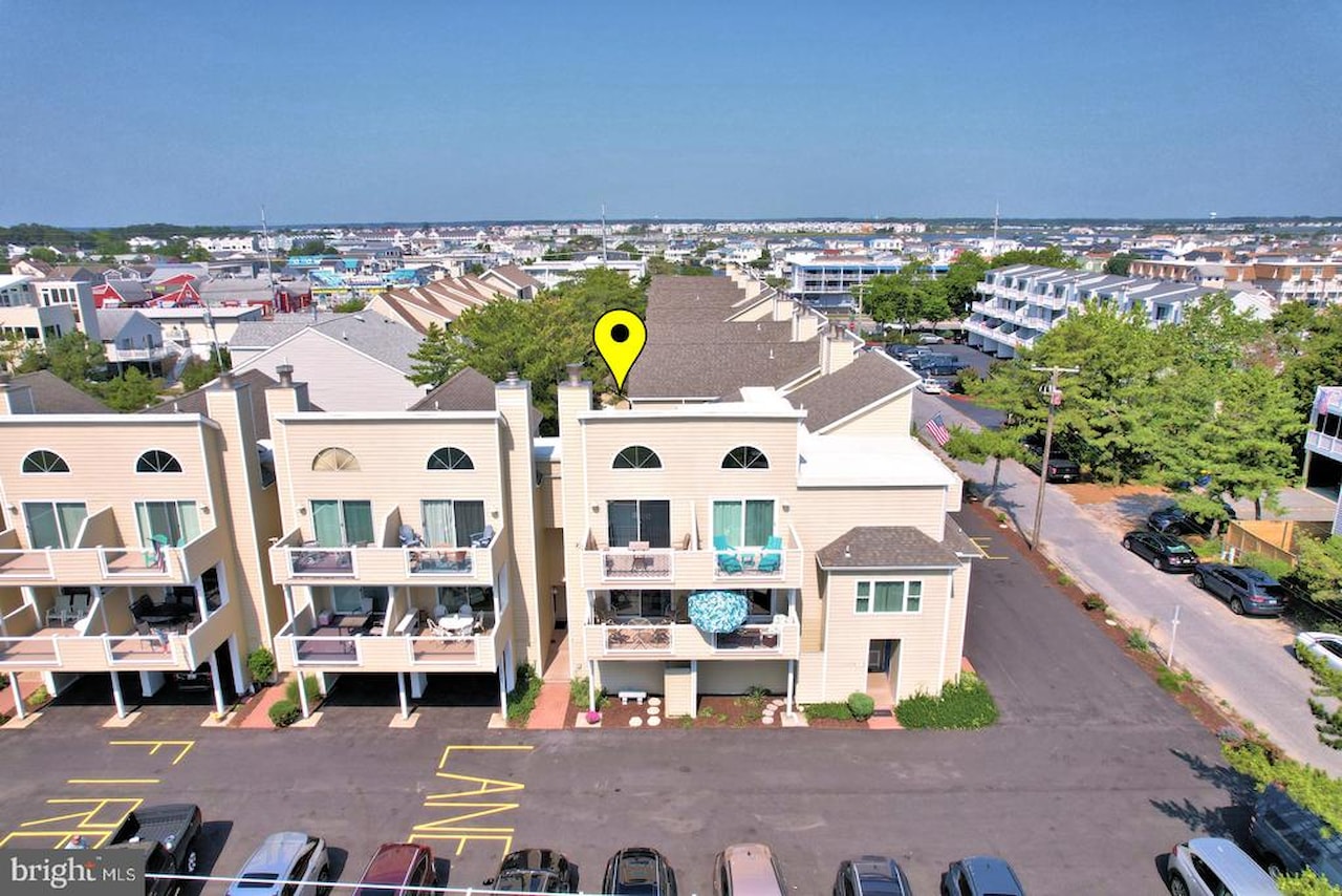 Admirals Bridge Real Estate for Sale - 40142 E North Carolina Ave in Fenwick Island Photo 3