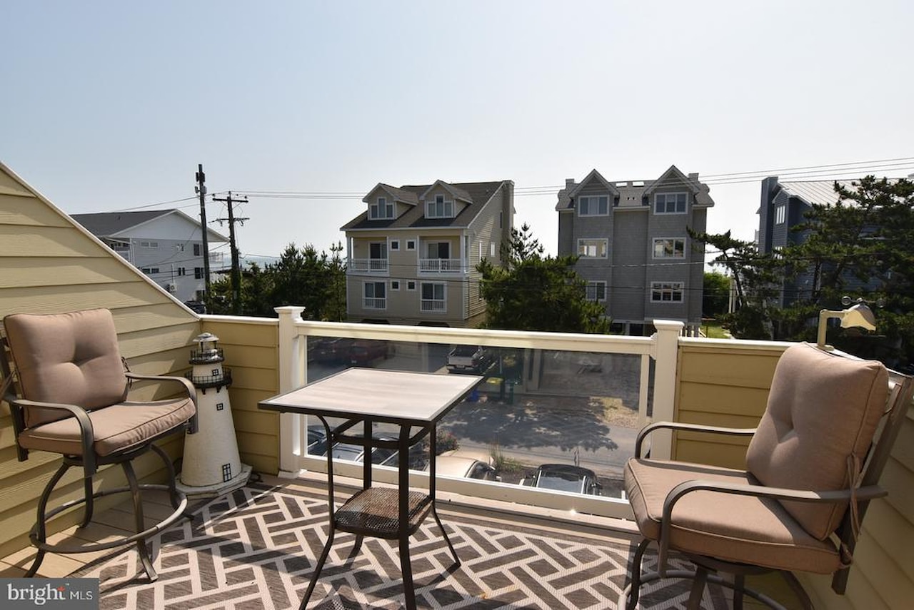 Admirals Bridge Real Estate for Sale - 40142 E North Carolina Ave in Fenwick Island Photo 12
