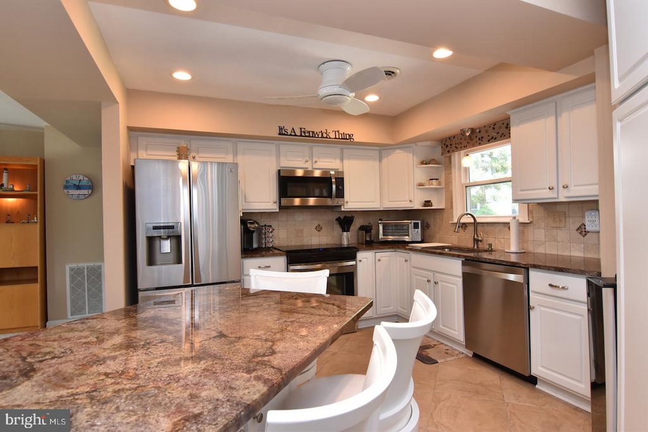 Admirals Bridge Real Estate for Sale - 40142 E North Carolina Ave in Fenwick Island Photo 21