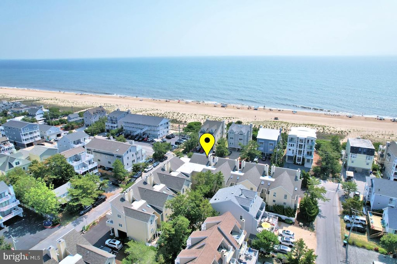 Admirals Bridge Real Estate for Sale - 40142 E North Carolina Ave in Fenwick Island Photo 4