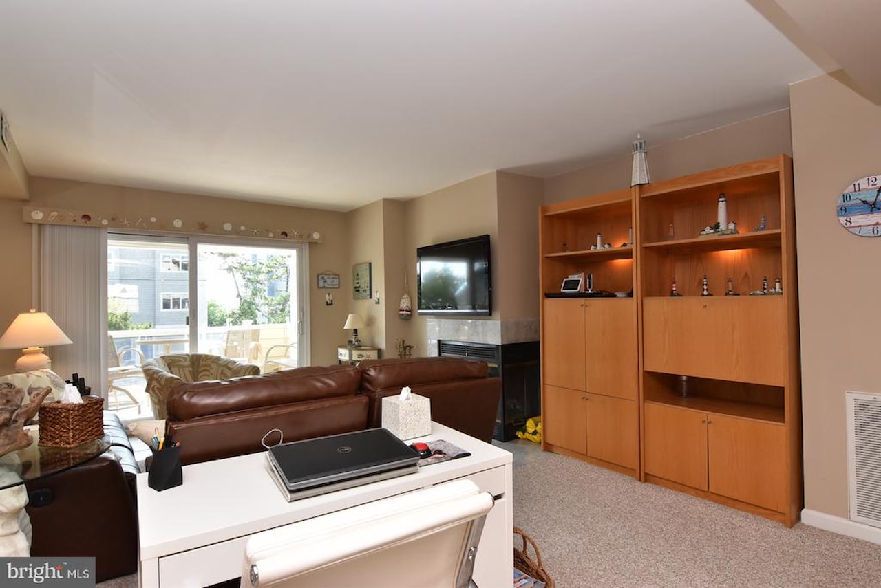 Admirals Bridge Real Estate for Sale - 40142 E North Carolina Ave in Fenwick Island Photo 22