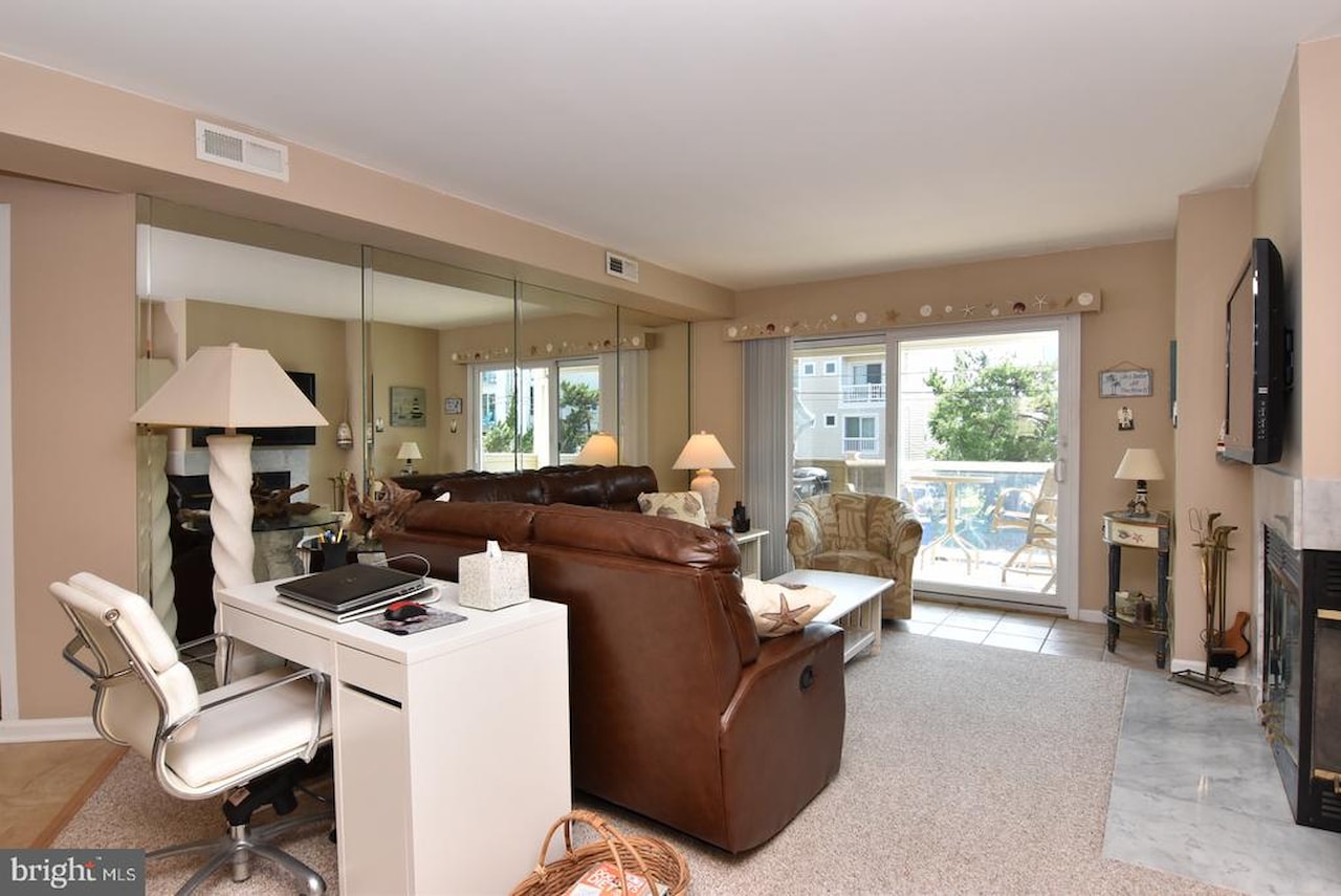 Admirals Bridge Real Estate for Sale - 40142 E North Carolina Ave in Fenwick Island Photo 15