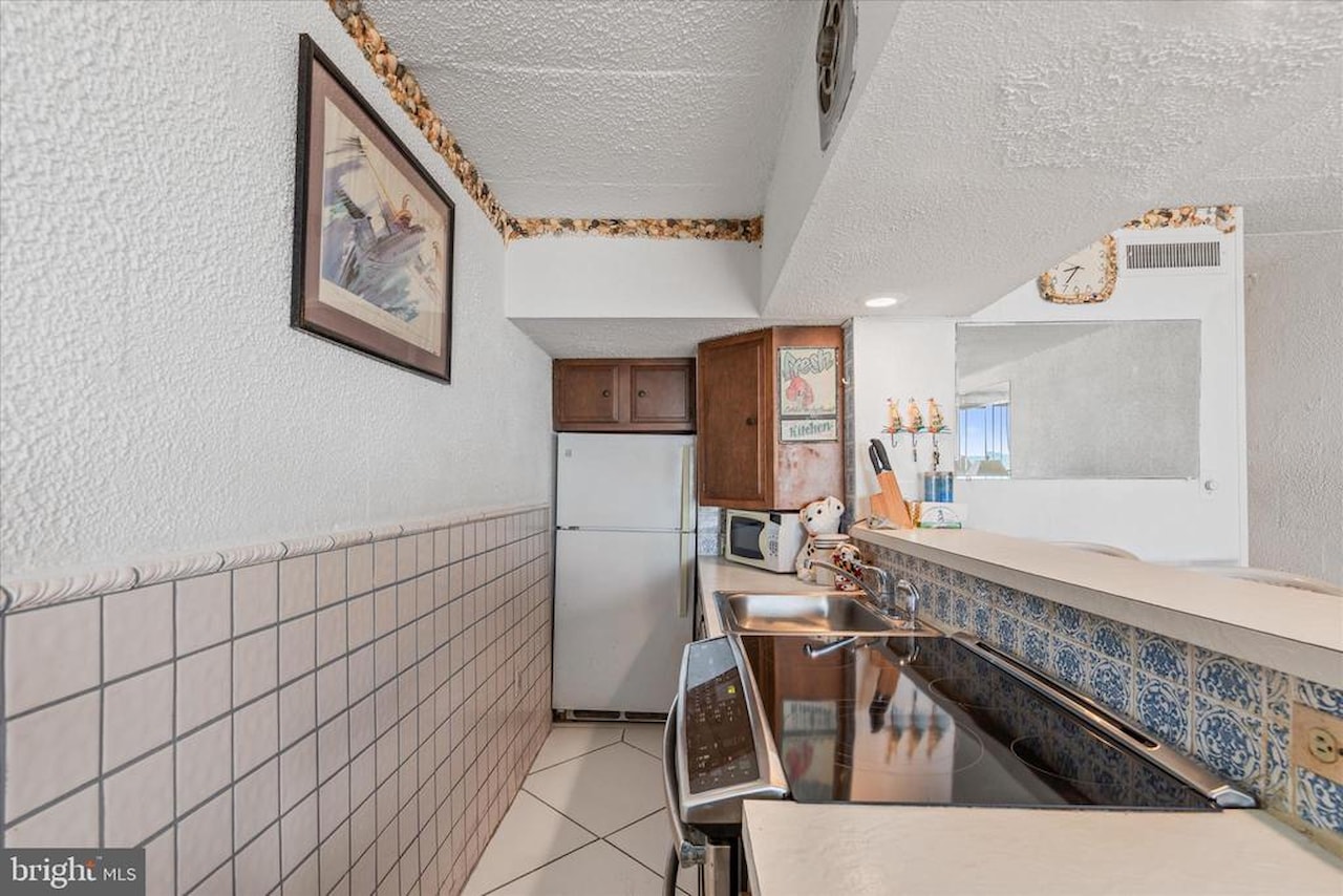 Polynesian Real Estate for Sale - 301 Atlantic Ave #504 in Ocean City Photo 27