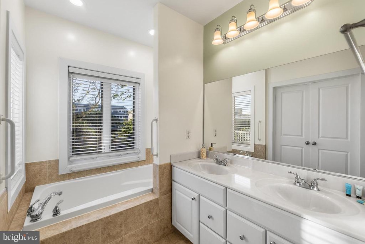 Key Largo Real Estate for Sale - 11 54th St #203 in Ocean City Photo 39